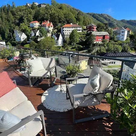Floor With Mountain View, Terrace 22sqm, Free Parking Leilighet Bergen