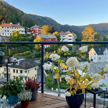 Lägenhet Modern With Terrace & Scenic Views, Free Parking Bergen