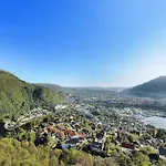 Floor With Mountain View, Terrace 22sqm, Free Parking * ベルゲン